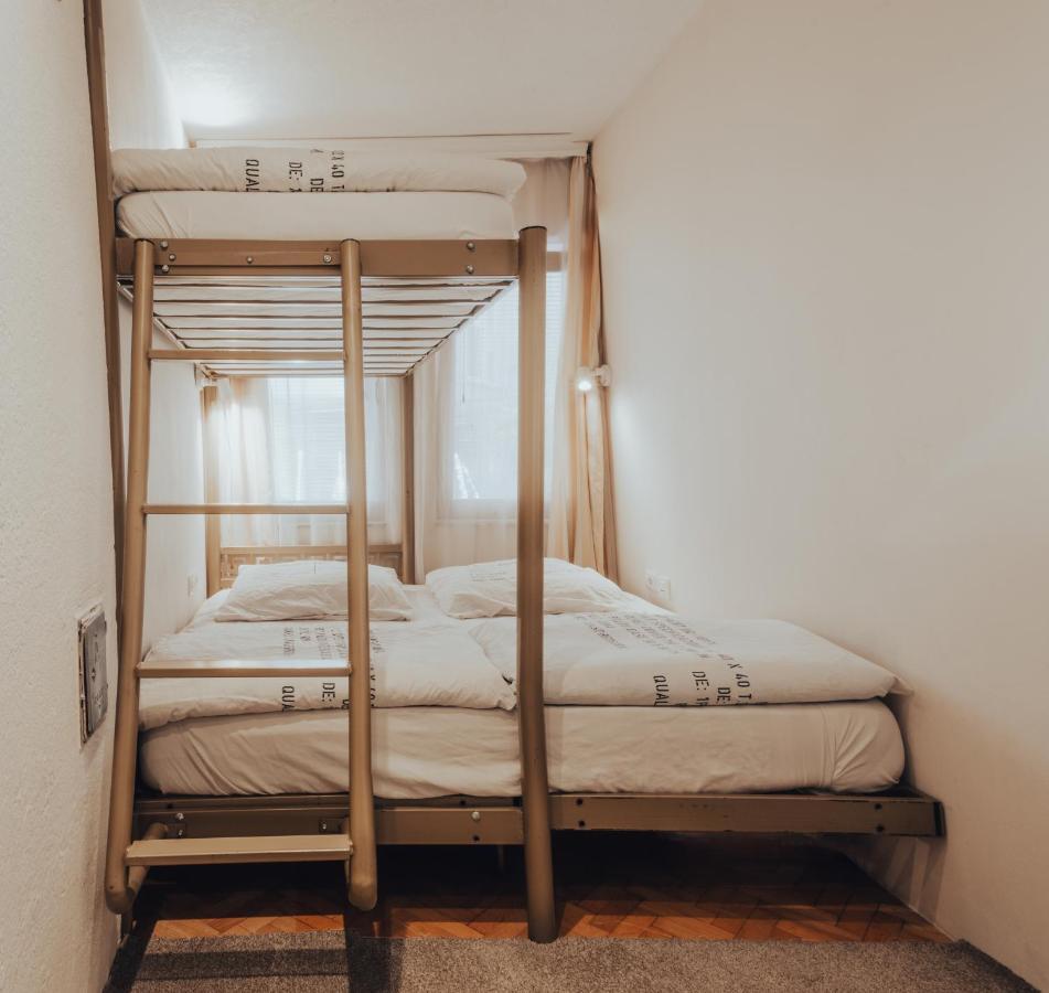 Oda Hostel Priştine Dış mekan fotoğraf